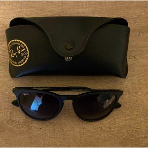 Women’s Ray-Ban sunglasses
